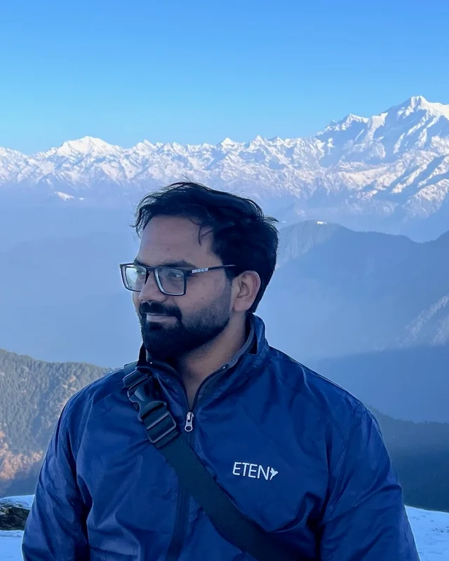 Hero visual for Naveen Kharwar